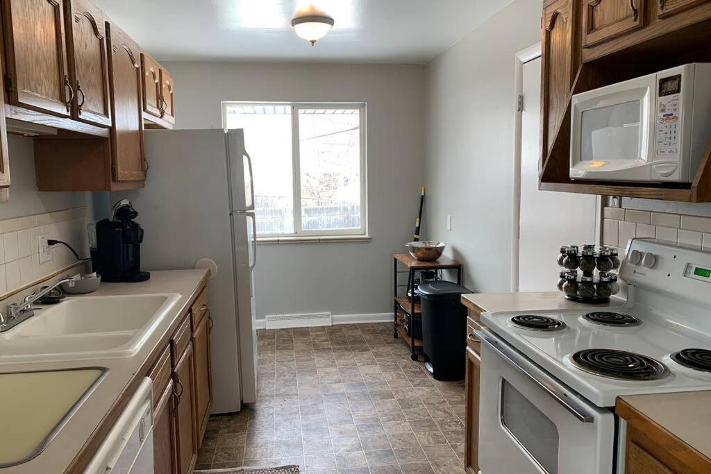 3 King Beds + Bunk Beds On Broadway Βίλα Λίτλτον Εξωτερικό φωτογραφία
