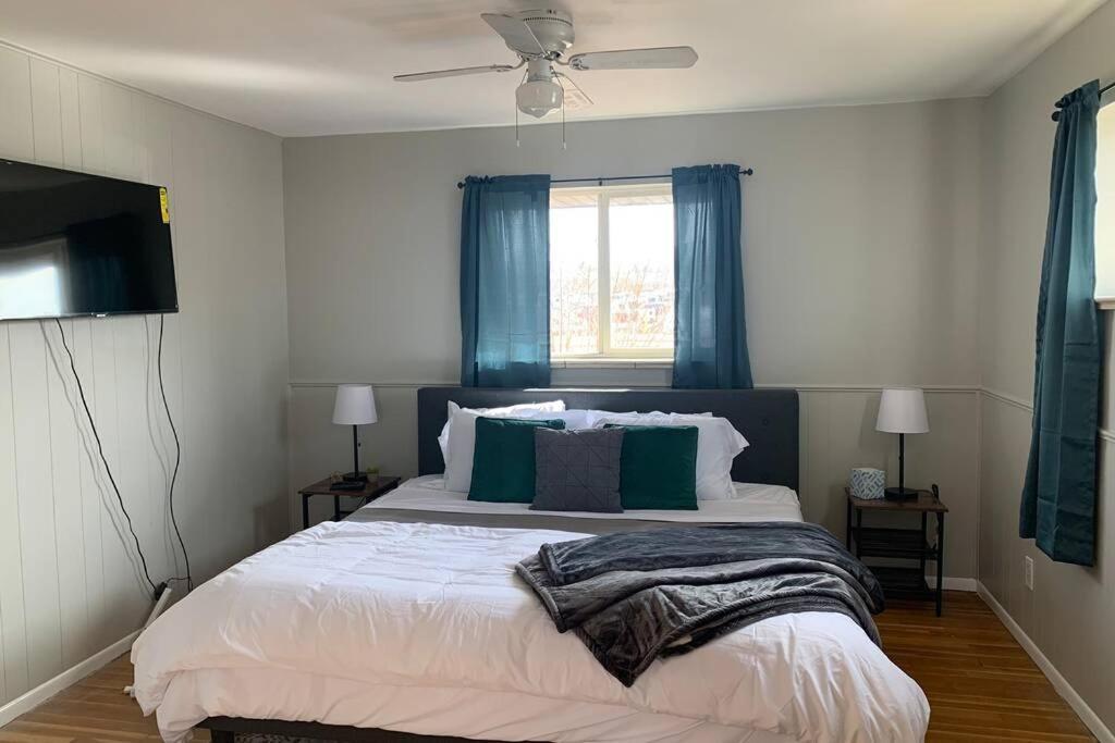 3 King Beds + Bunk Beds On Broadway Βίλα Λίτλτον Εξωτερικό φωτογραφία